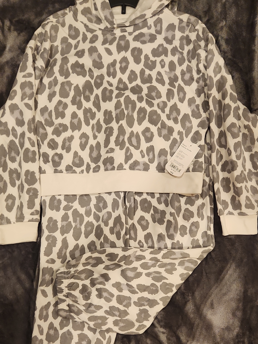 Kids Grey Leopard Print 2 Piece Set - Xersion